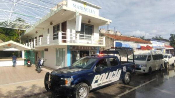 Turista cae de hotel y muere en Playa Del Carmen