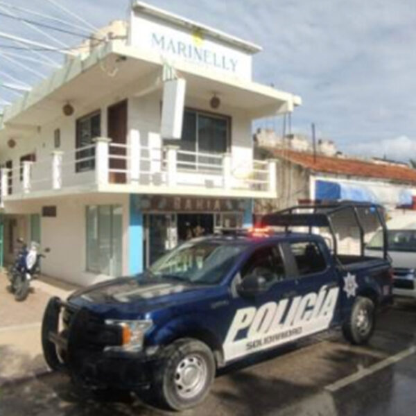 Turista cae de hotel y muere en Playa Del Carmen
