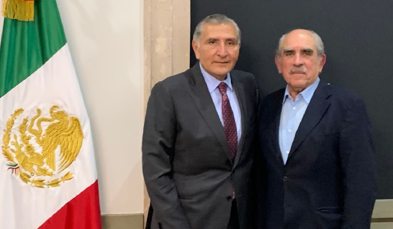 Pablo Gómez durante su posicionamiento al frente de la UIF, junto al secretario de Gobernación, Adán Augusto López.