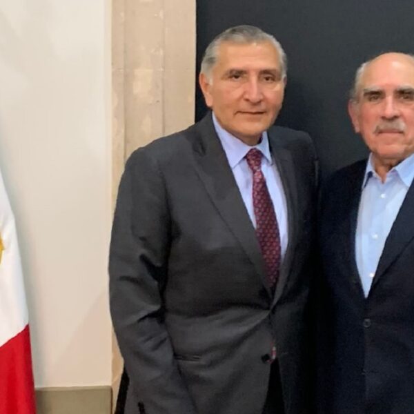 Abandona Santiago Nieto la UIF tras el escándalo de su boda