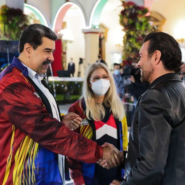 Pablo Montero llega a Venezuela para llevarle serenata a Nicolás Maduro