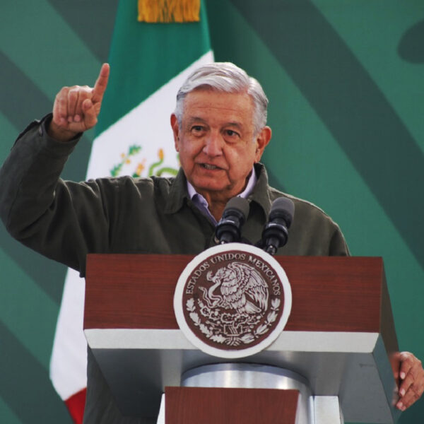 Elegirán oaxaqueños al candidato de Morena a la gubernatura: AMLO