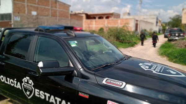 Privan de su libertad a 8 policías; los obligan a grabar video en contra de la corporación