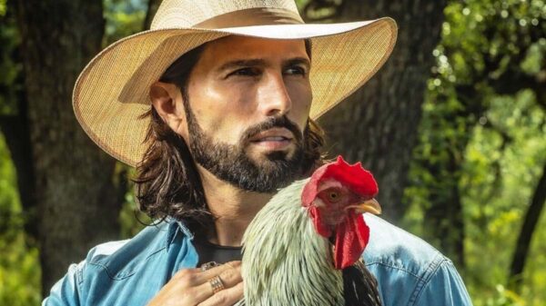 Poncho de Nigris es confundido con Jesucristo en Halloween