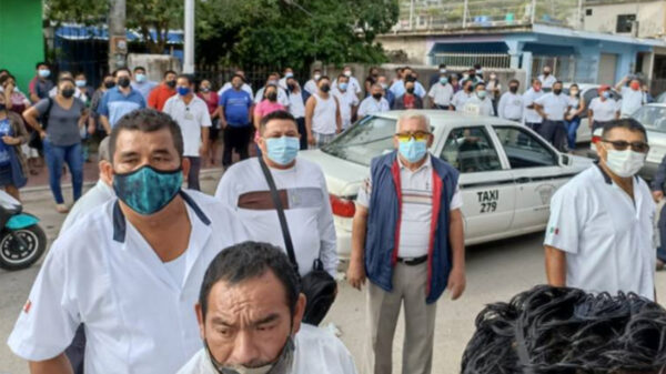 Protestan taxistas en Felipe Carrillo Puerto