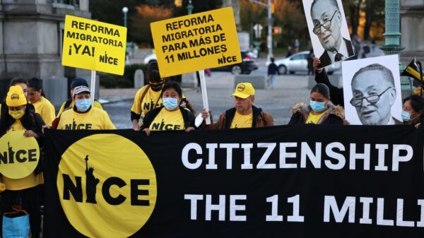 Aprueba Cámara de EU reforma migratoria; beneficiaría a 11 millones