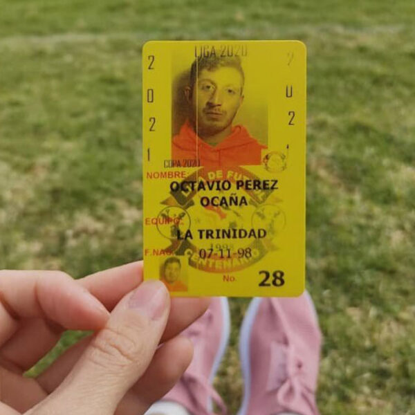 Rinde homenaje a Octavio Ocaña durante partido de futbol