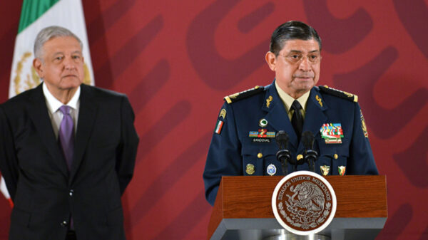 Propone AMLO al Senado fortalecer papel del secretario de la Sedena