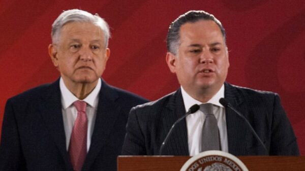 Aplaude AMLO renuncia de Santiago Nieto a la UIF
