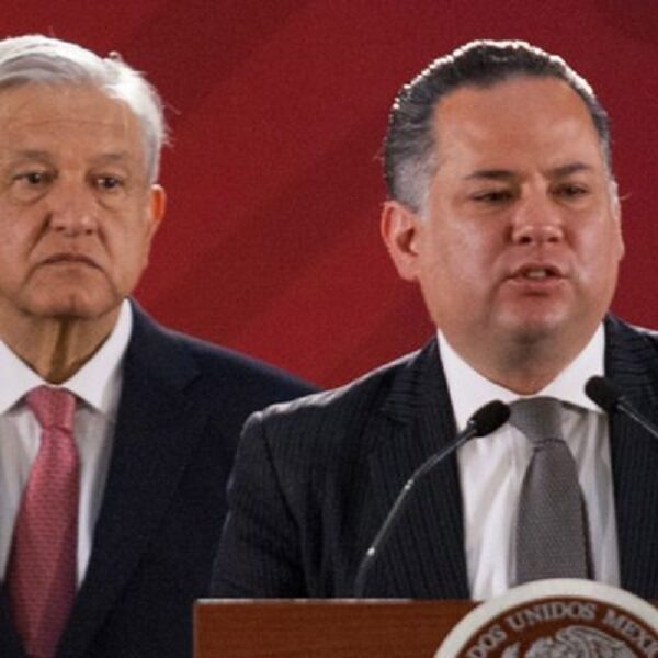 Aplaude AMLO renuncia de Santiago Nieto a la UIF