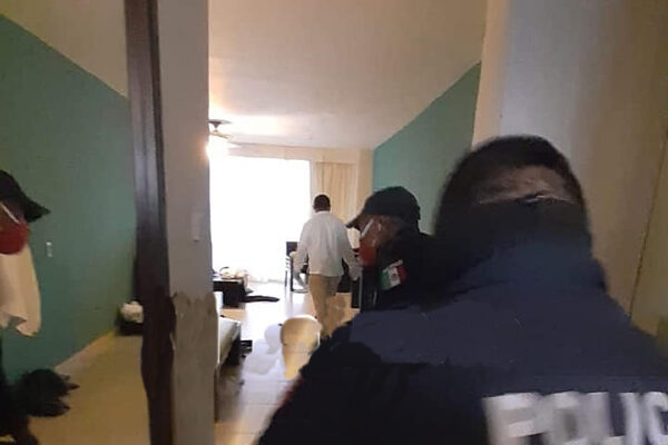 Hallan muerta a turista extranjera en un hotel de Cozumel.