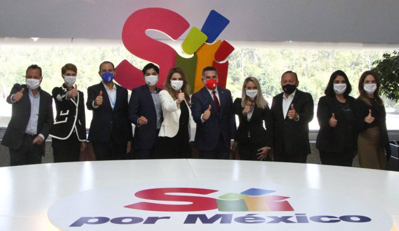 "Por el bien de la Patria (sobre todo de su dinero [no más impuestos]) Claudio X. González aguantará los ascos, mareos y náuseas, que le provocan sus aliados. 