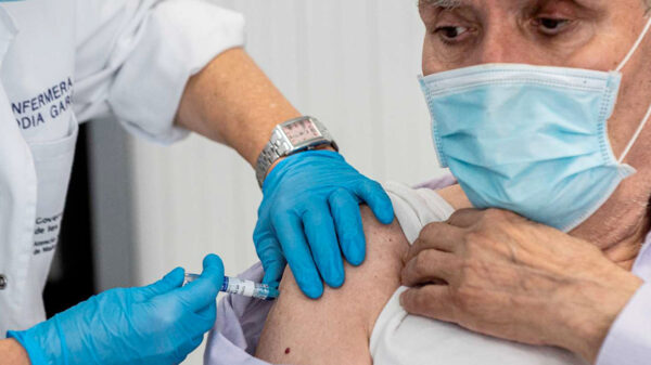 Los que no estén vacunados contra covid-19 no podrán ingresar a lugares públicos