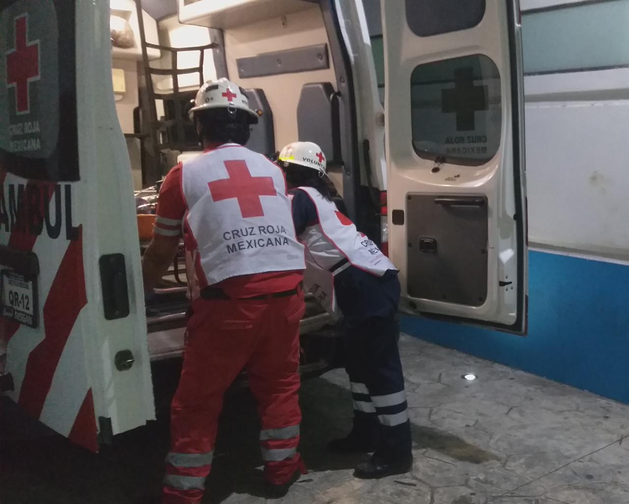 Muere en un hospital sujeto baleado en una invasión de Cancún; fue ingresado al Hospital General con un disparo en la cabeza.