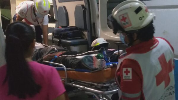 Muere en un hospital sujeto baleado en una invasión de Cancún.