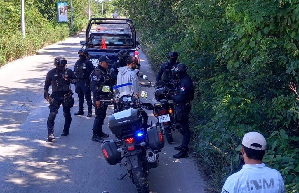 Detienen a ‘gotero’ colombiano en Playa del Carmen; no pudo acreditar su legal estancia en territorio mexicano, por lo que quedó a disposición de Migración.