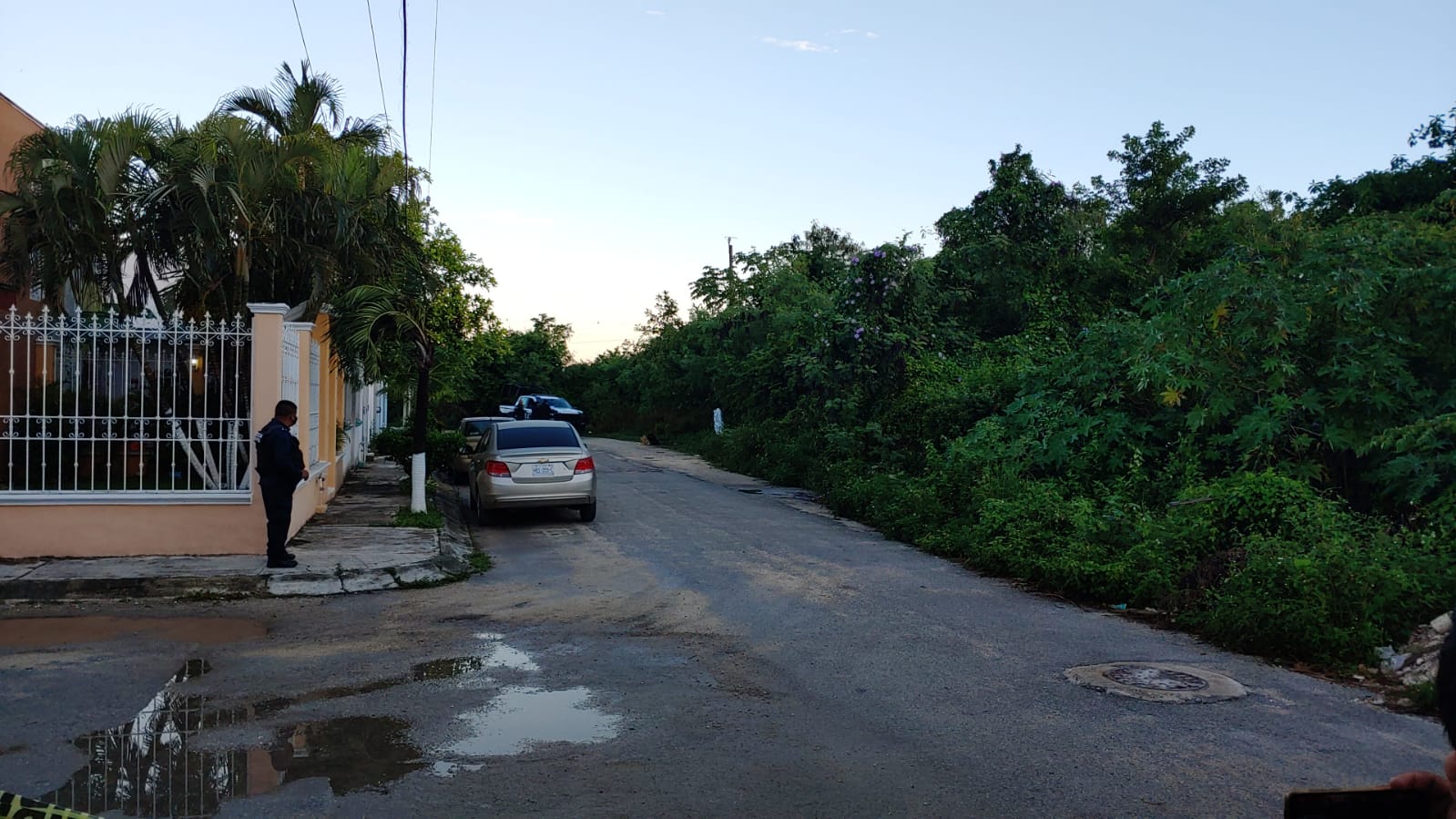 Cancún: Hallan cadáver embolsado en la Supermanzana 225; los hechos en la calle 103, entrando por la avenida Centenario.