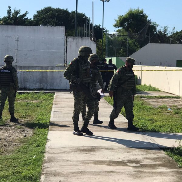Cancún: Ejecutan a un hombre en el parque de la Supermanzana 234.