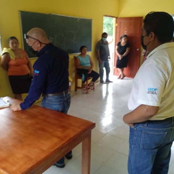 Agradecen habitantes inicio de obras sociales en el poblado Victoria.