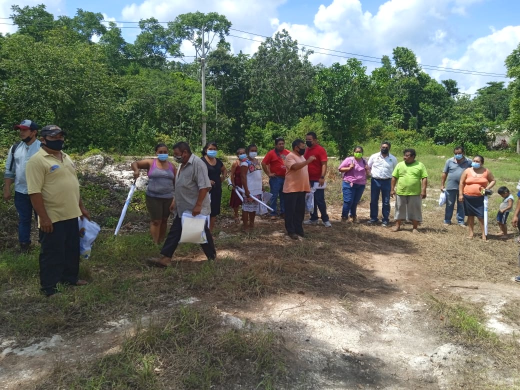 Agradecen habitantes inicio de obras sociales en el poblado Victoria; se invertirán 2 mdp en módulo comunitario y área de usos múltiples.