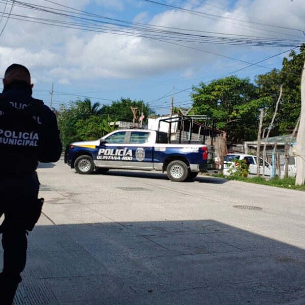 Balean a dos mujeres en invasión de la 234 de Cancún; una murió en el lugar.