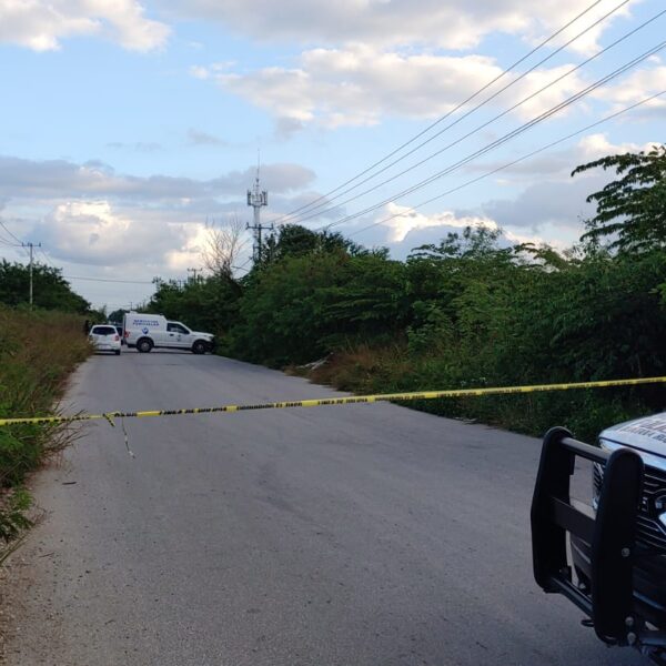 Cancún: Hallan ejecutado con una narcomanta en la Región 259 (VIDEO).