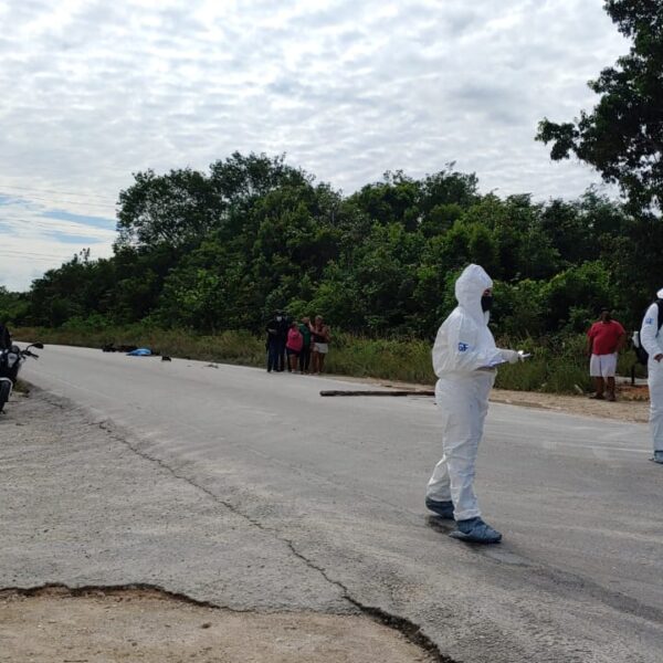 Cancún: Motociclista pierde la vida en el libramiento de Gas Auto.