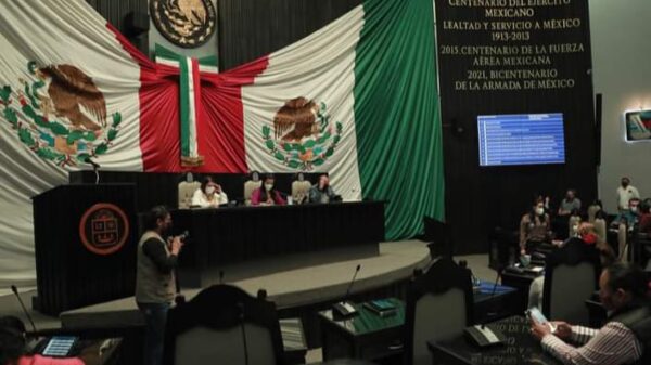 Tardía iniciativa para que quintanarroenses puedan votar en el extranjero.