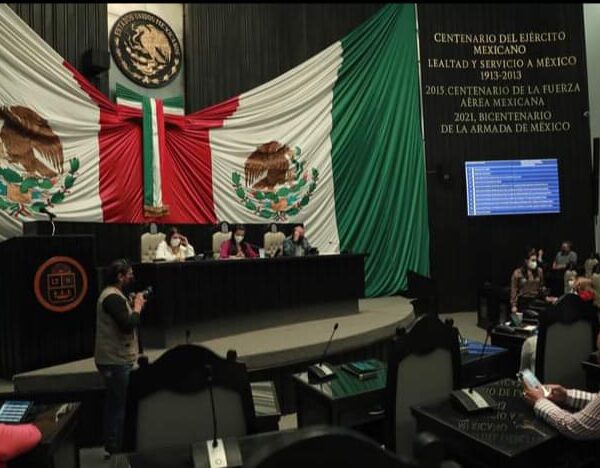 Tardía iniciativa para que quintanarroenses puedan votar en el extranjero.