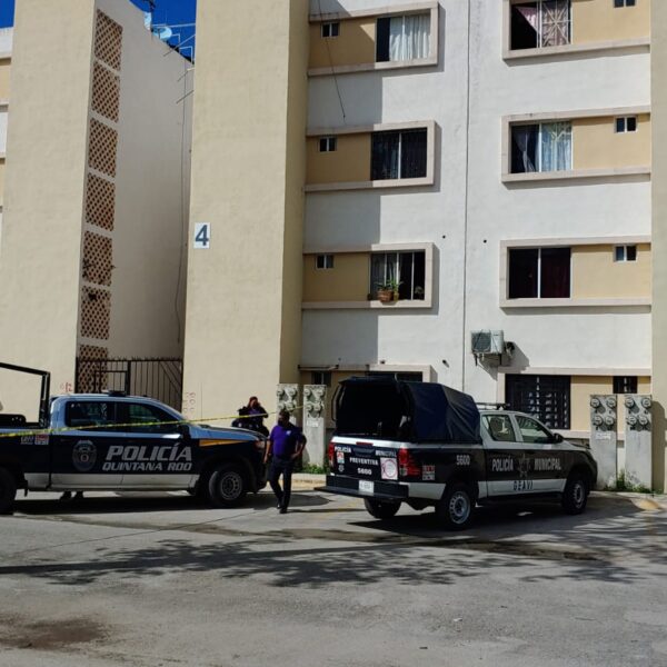 Joven madre asesina su hija de 4 años y se suicida en Paseos Nikté.