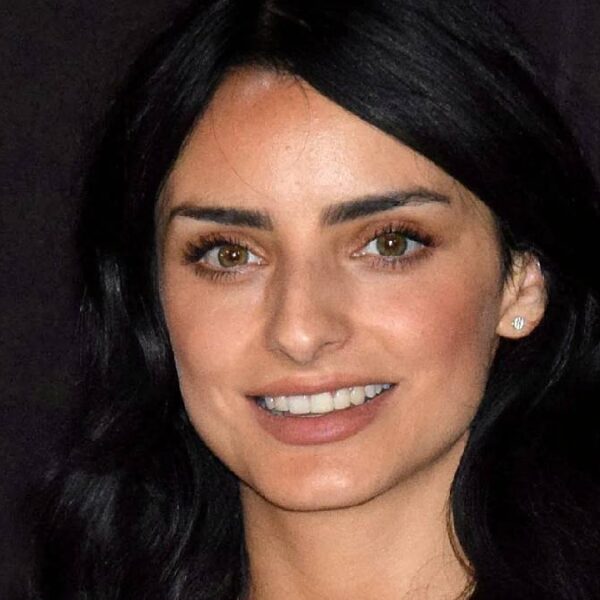 Aislinn Derbez responde si se irá definitivamente de México