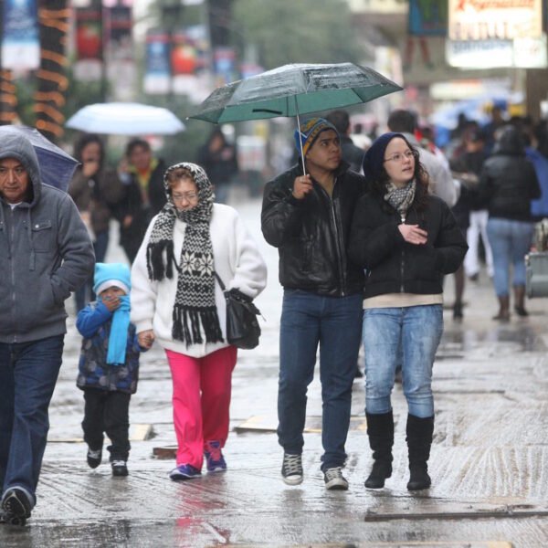 Continuarán las lluvias y bajas temperaturas en Yucatán por Frente frío