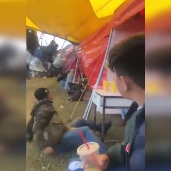 Video: Globo de Coppel arrasa puestos de comida en festival de Guanajuato