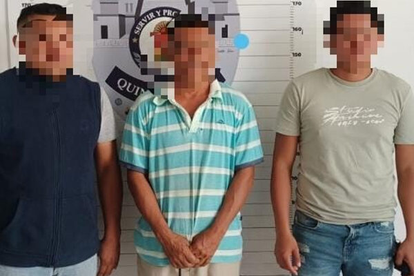 Detienen a tres sujetos que saqueaban escuela en Cancún.