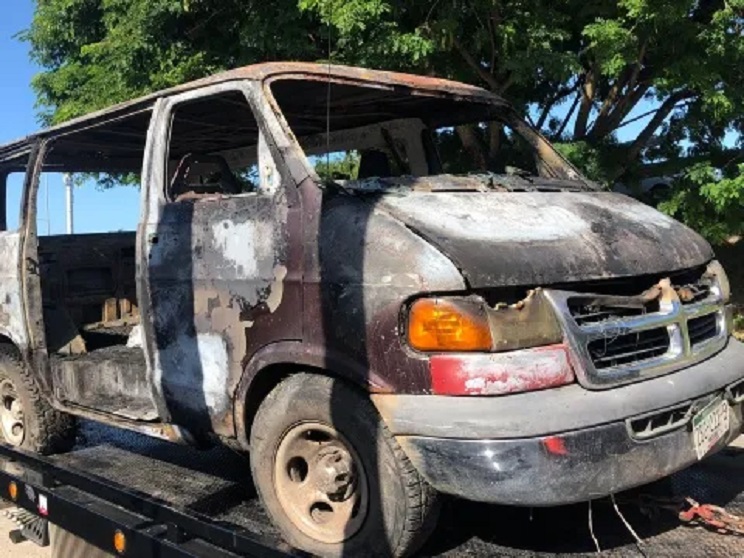 Yucatán: Caen integrantes de grupo delictivo que colgaba narcomantas; dos hombres y una mujer serían responsables de quemar vehículos.