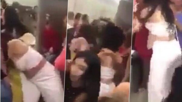 Zafarrancho de mujeres en una posada por un sexi regalo (VIDEO).