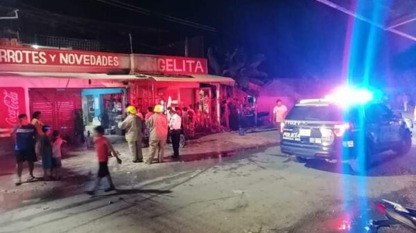 En Calderitas se quema negocio que almacenaba pirotecnia.