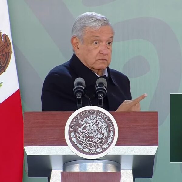 Revela AMLO que hay una persona hospitalizada con la variante Ómicron