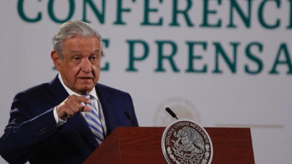 Celebra AMLO diálogo iniciado con el PAN; invita al PRI a sumarse