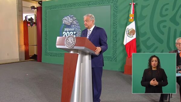 Reitera AMLO: “retiro total, no teléfono, conferencias, fotografías, no saldrá”