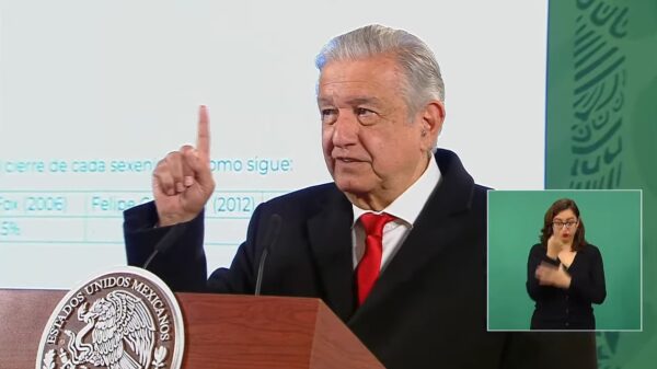 Anuncia AMLO que Televisa y telefónica pagarán 33 mil millones en impuestos