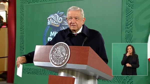 Llama “intelectuales alcahuetes” a los que se oponen a Revocación de Mandato