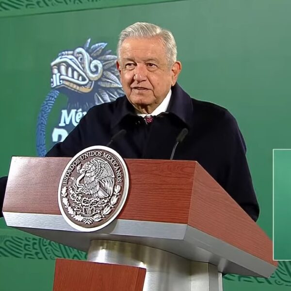 Llama “intelectuales alcahuetes” a los que se oponen a Revocación de Mandato