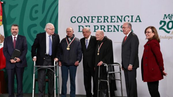 Entrega AMLO los Premios Nacionales de Arquitectura e Ingeniería