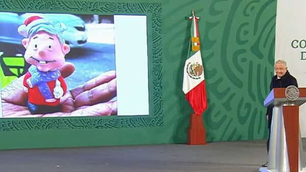 Se declara AMLO “cliente” de los Reyes Magos; “respeto a Santa”