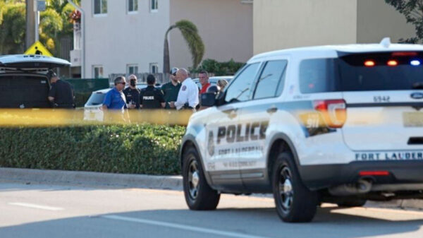 Automovilista embiste a varios menores; dos mueren