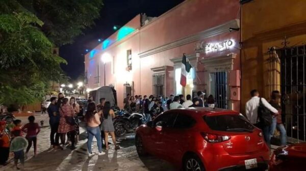Un policía herido y cuatro personas muertas tras ataque a bar