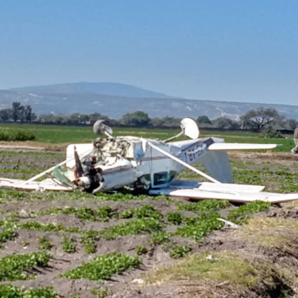 Dos lesionados tras desplome de avioneta en campos de cultivos