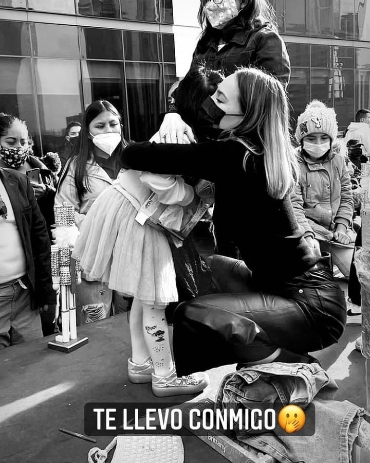 Belinda entrega quimioterapias como regalo de Navidad a niños con cáncer