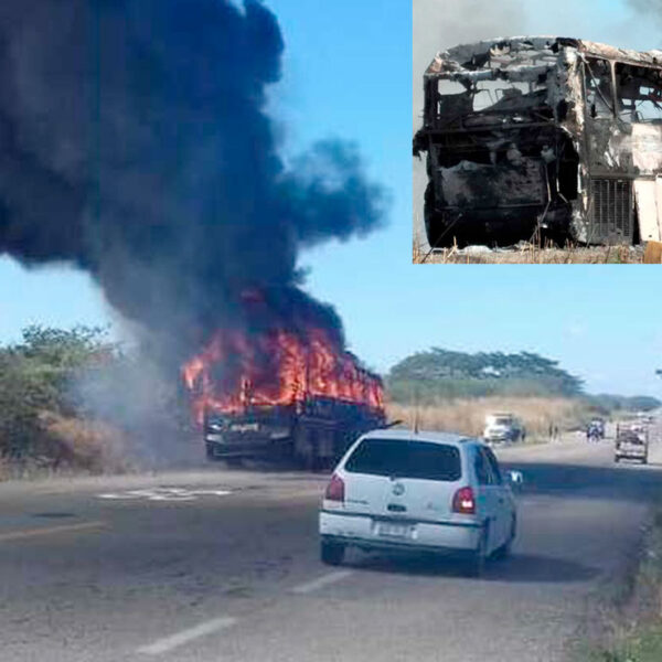 Camión se pasajeros se incendia en plena carretera